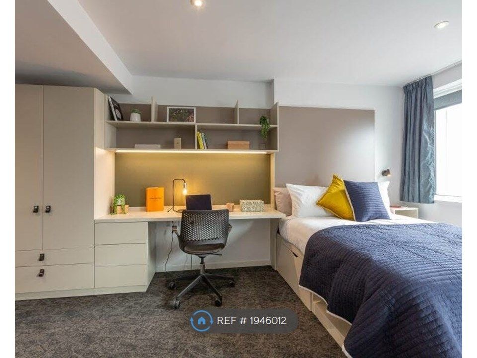 Room to rent in Edinburgh EH9 1Fa, Edinburgh,, £1,192 pcm