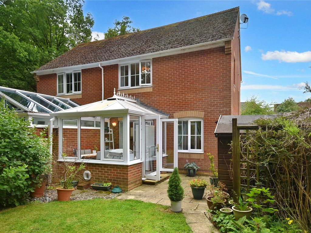 2 bed semi-detached house for sale in Woolton Lodge Gardens, Woolton Hill, Newbury, Hampshire RG20, £262,500