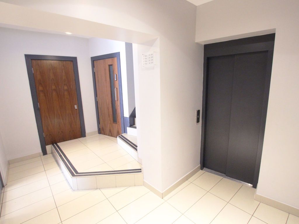 1 bed flat to rent in Princess Street, Manchester M1, £984 pcm