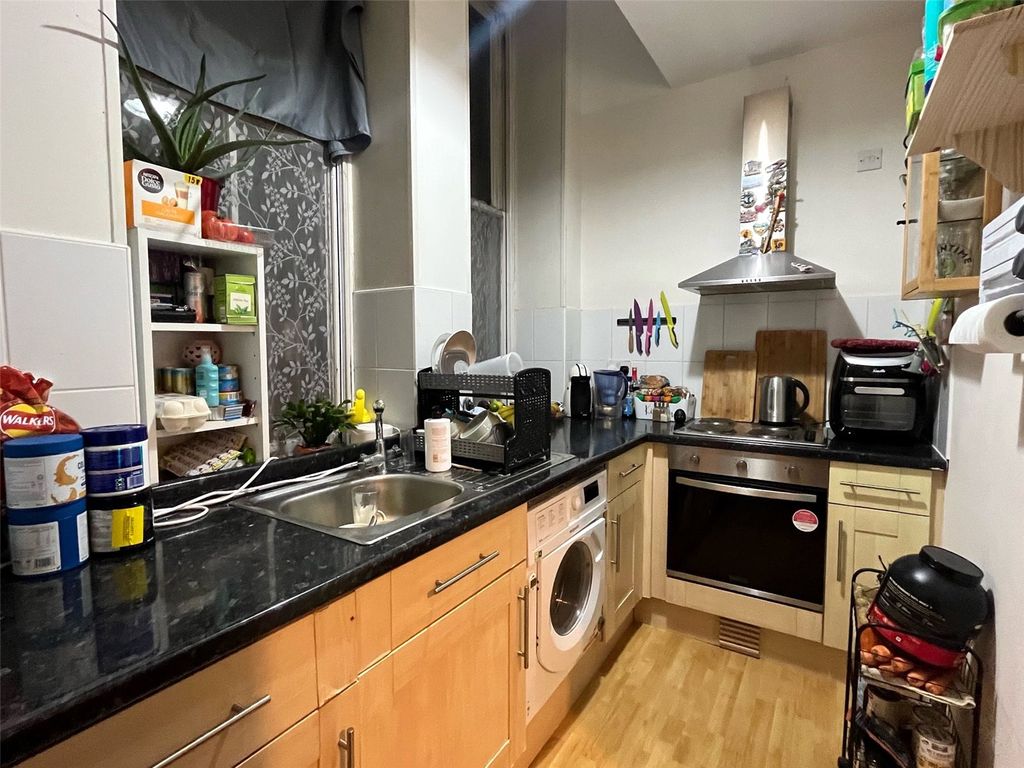 1 bed flat for sale in Howgate House, 3 Wellington Rd, Dewsbury WF13, £39,995