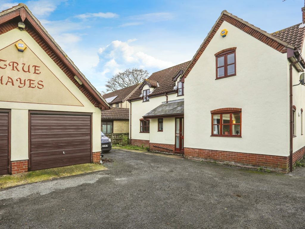 4 bed detached house for sale in Norwich Road, Thwaite, Eye, Suffolk IP23, £390,000