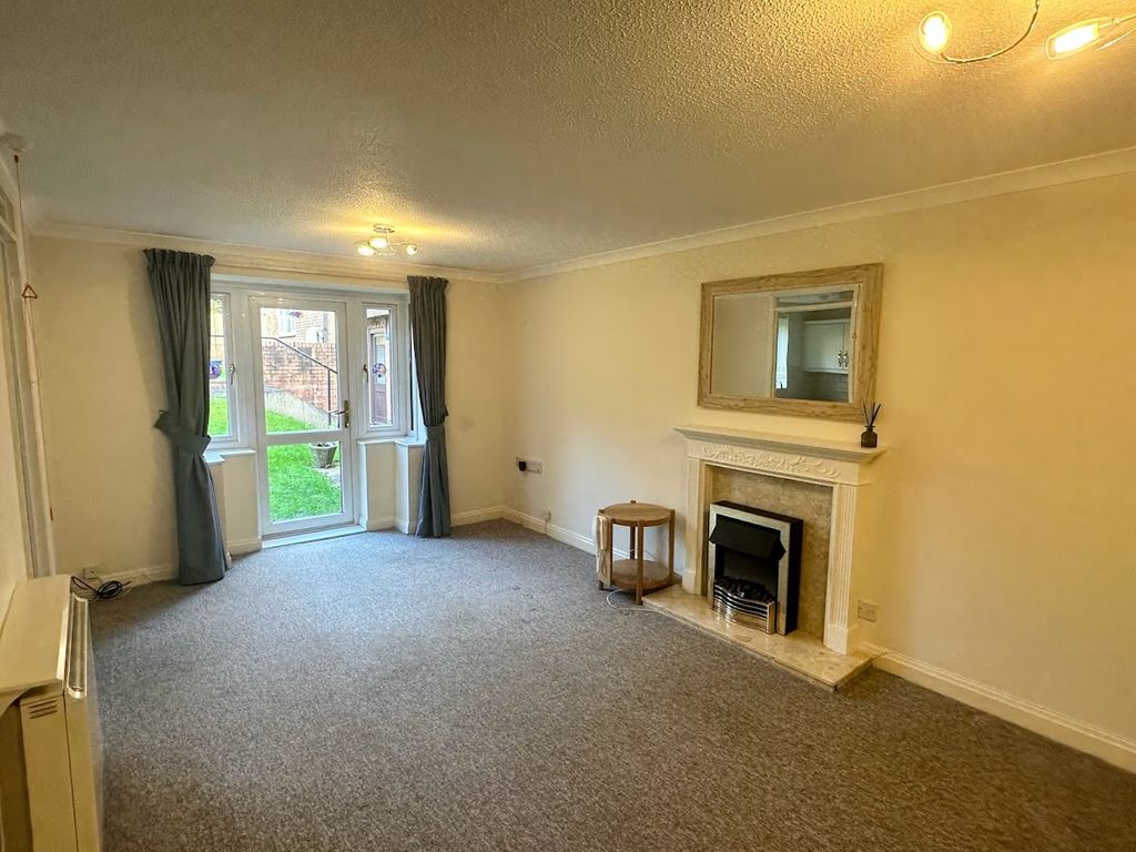 2 bed flat for sale in Penns Lane, Sutton Coldfield, Birmingham B72, £169,000