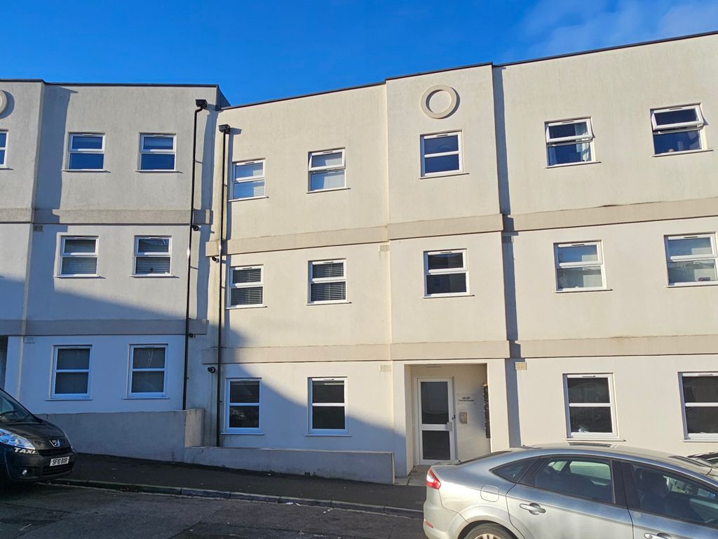 2 bed flat for sale in Arundel Crescent, Plymouth PL1, £175,000
