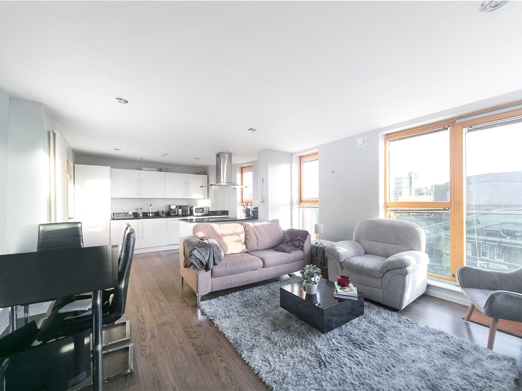 2 bed flat for sale in Borough Road, Borough SE1, £600,000