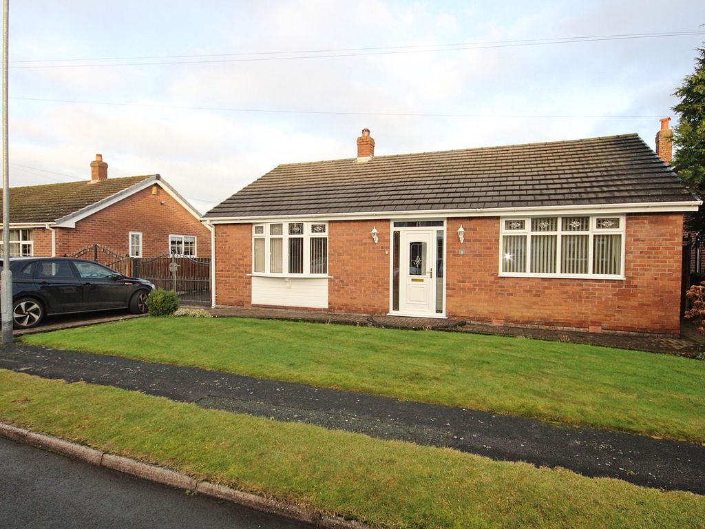 2 bed detached bungalow to rent in Cawley Avenue, Culcheth WA3, £1,300 pcm