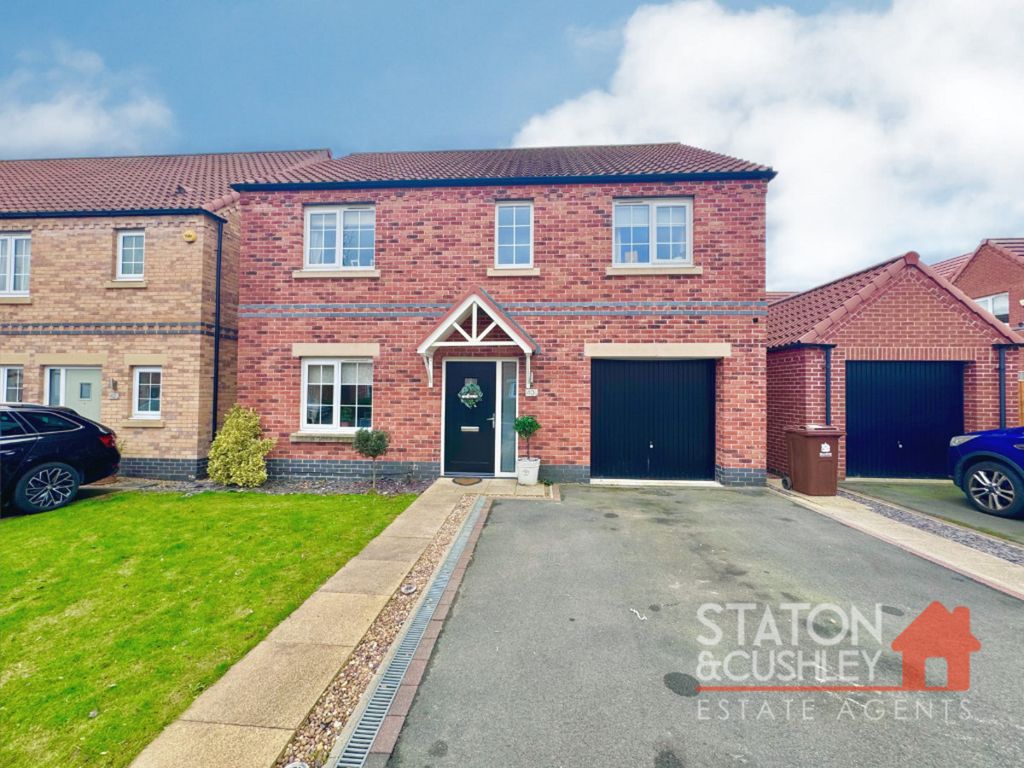 4 bed detached house for sale in Kingfisher Way, Ollerton NG22, £350,000