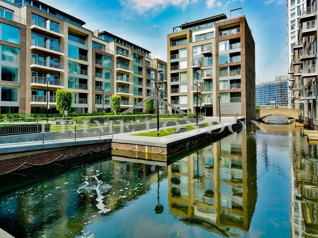 New home, 2 bed flat for sale in Westwood House, Chelsea Creek, London SW6, £1,355,000