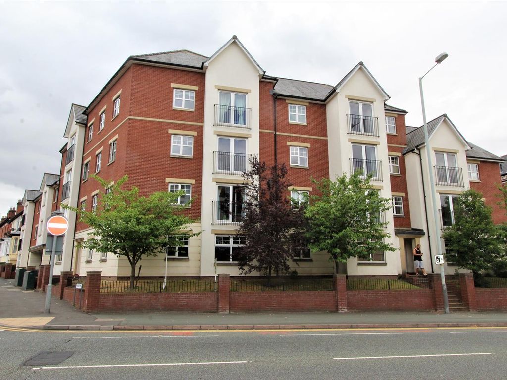 2 bed flat to rent in Haden Hill, Wolverhampton WV3, £925 pcm