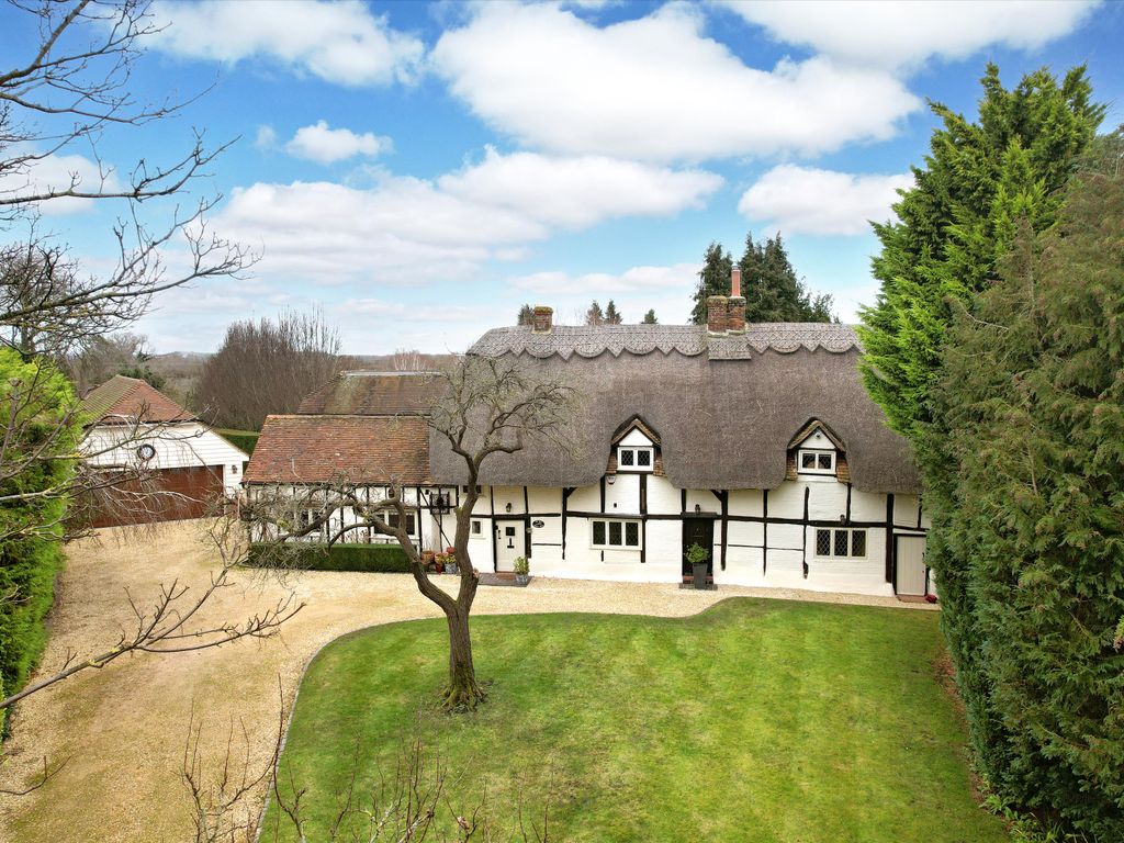 5 bed detached house for sale in Peggs Lane, Buckland, Aylesbury, Buckinghamshire HP22, £1,500,000