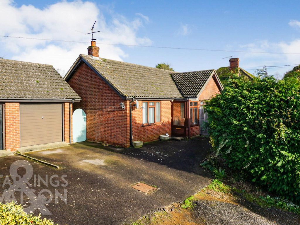 2 bed detached bungalow for sale in Coldham Lane, Gislingham, Eye IP23, £250,000