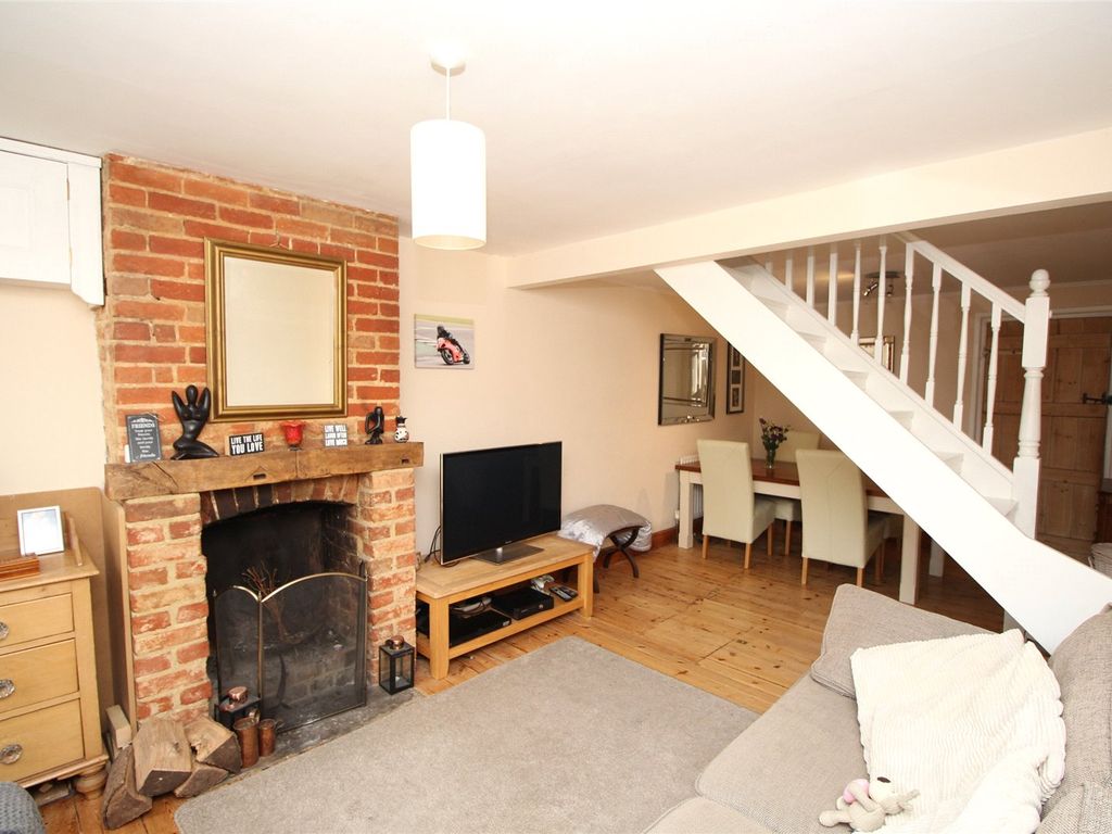 2 bed terraced house for sale in Rack Close Road, Alton, Hampshire, Hampshire GU34, £350,000