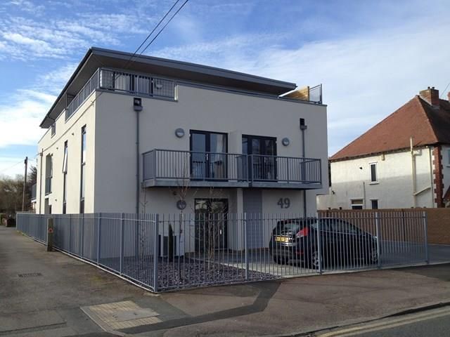1 bed flat to rent in Whaddon Road, Cheltenham GL52, £850 pcm