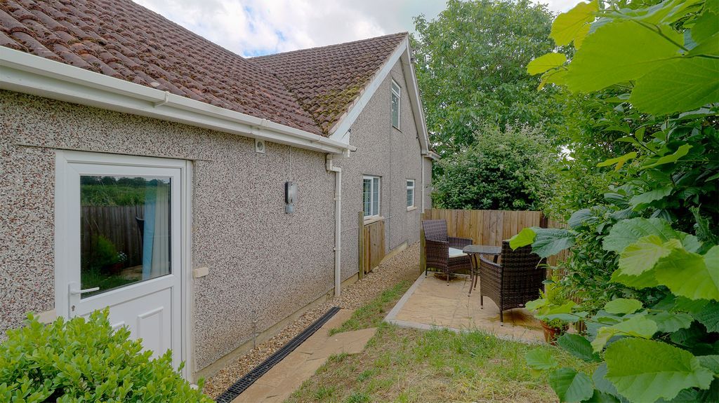 1 bed semi-detached bungalow to rent in Chittoe Heath, Bromham, Chippenham SN15, £1,250 pcm