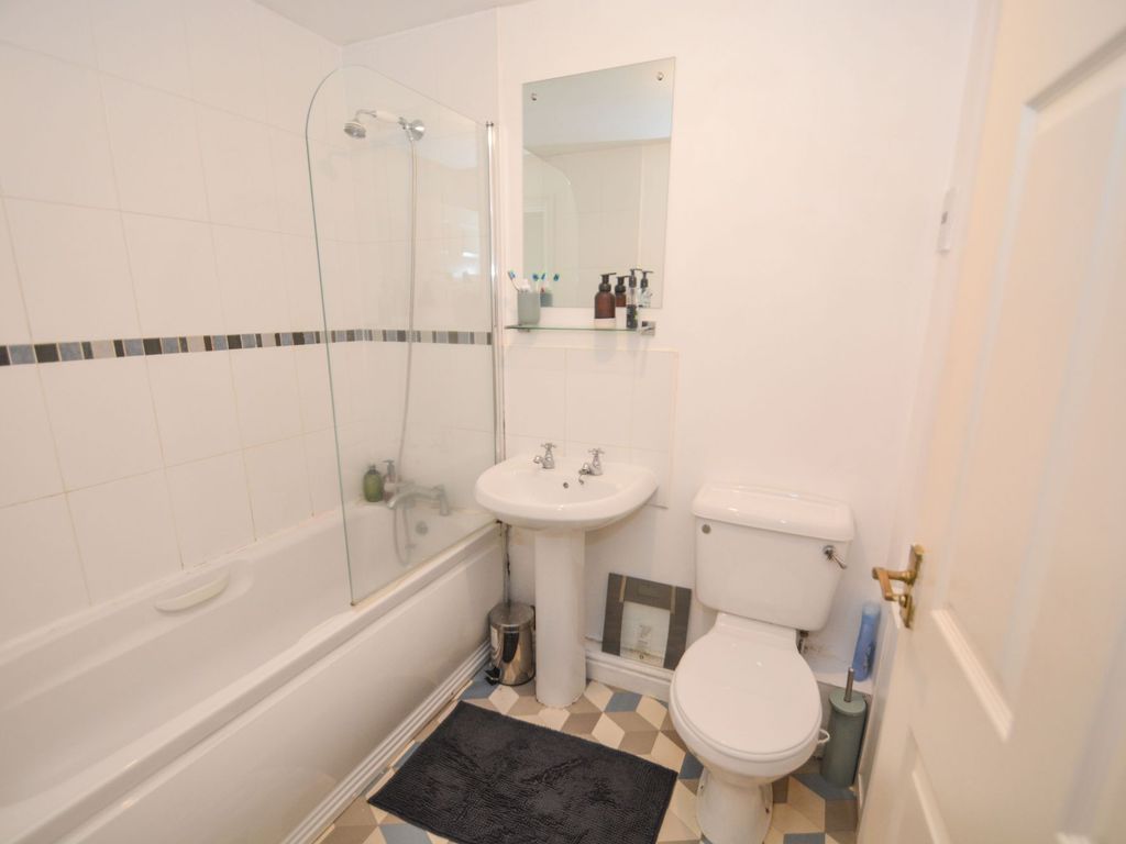 2 bed flat for sale in Kel Avon Close, Truro TR1, £185,000