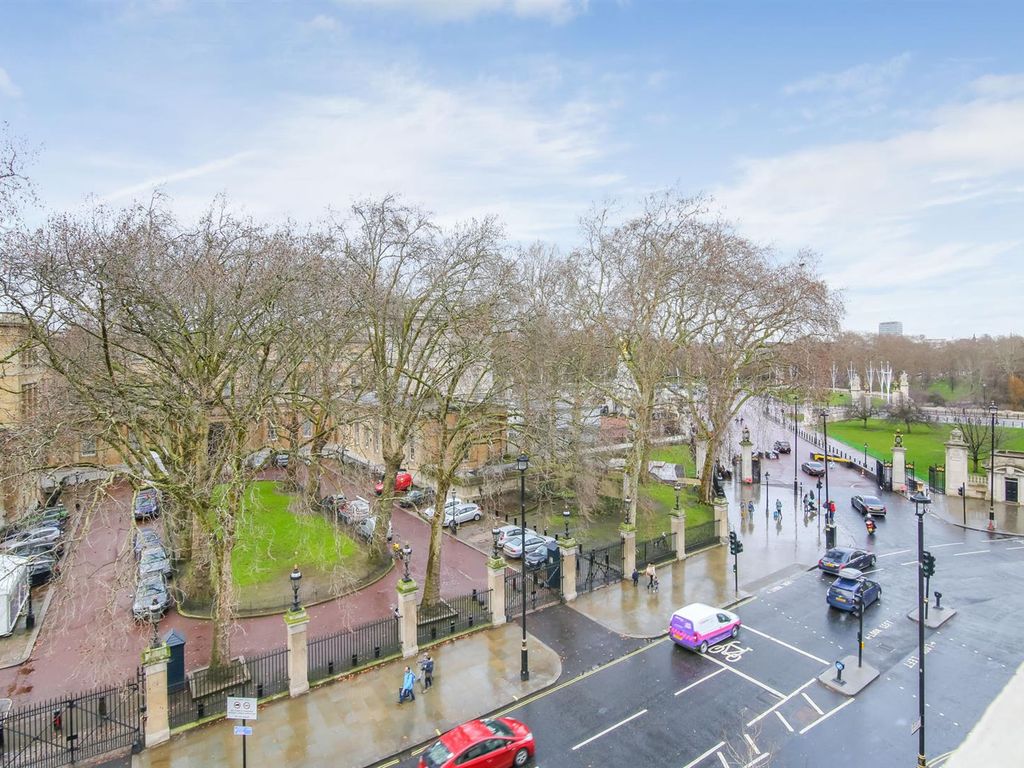 3 bed flat to rent in Buckingham Gate, St James's SW1E, £32,002 pcm