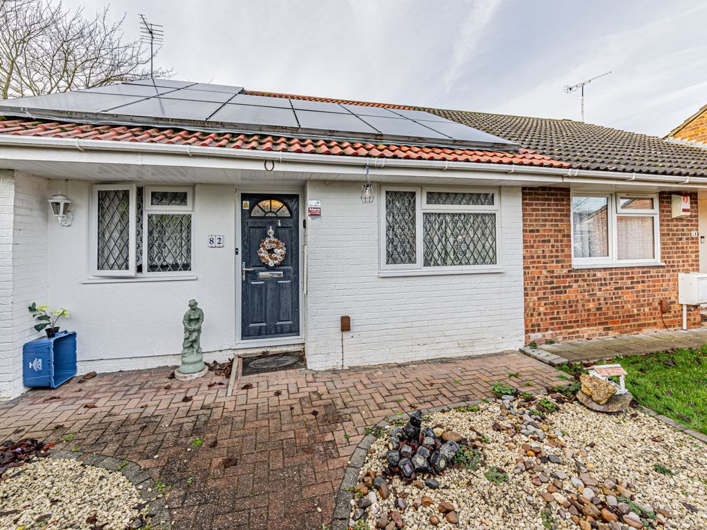 2 bed bungalow for sale in Carroll Close, Newport Pagnell, Buckinghamshire MK16, £230,000