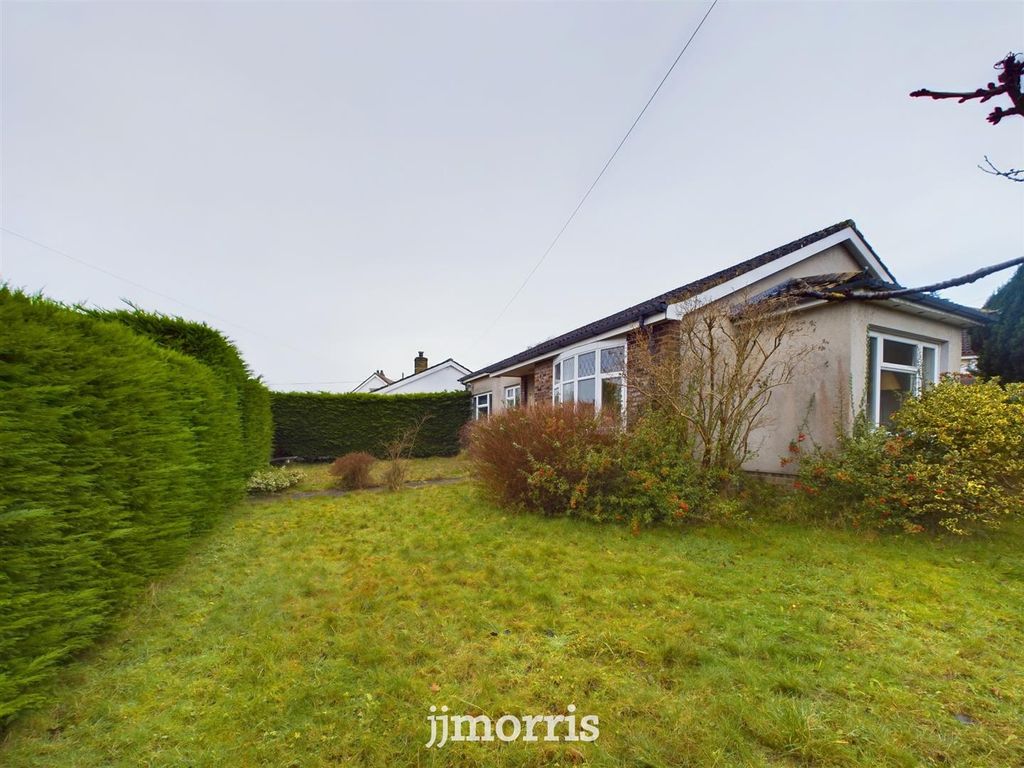 3 bed detached bungalow for sale in Gelliwen, Llechryd, Cardigan SA43, £259,950
