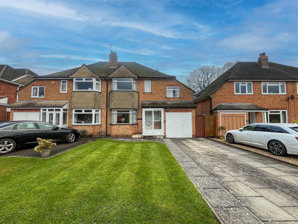 3 bed semi-detached house for sale in Ufton Crescent, Shirley, Solihull B90, £445,000