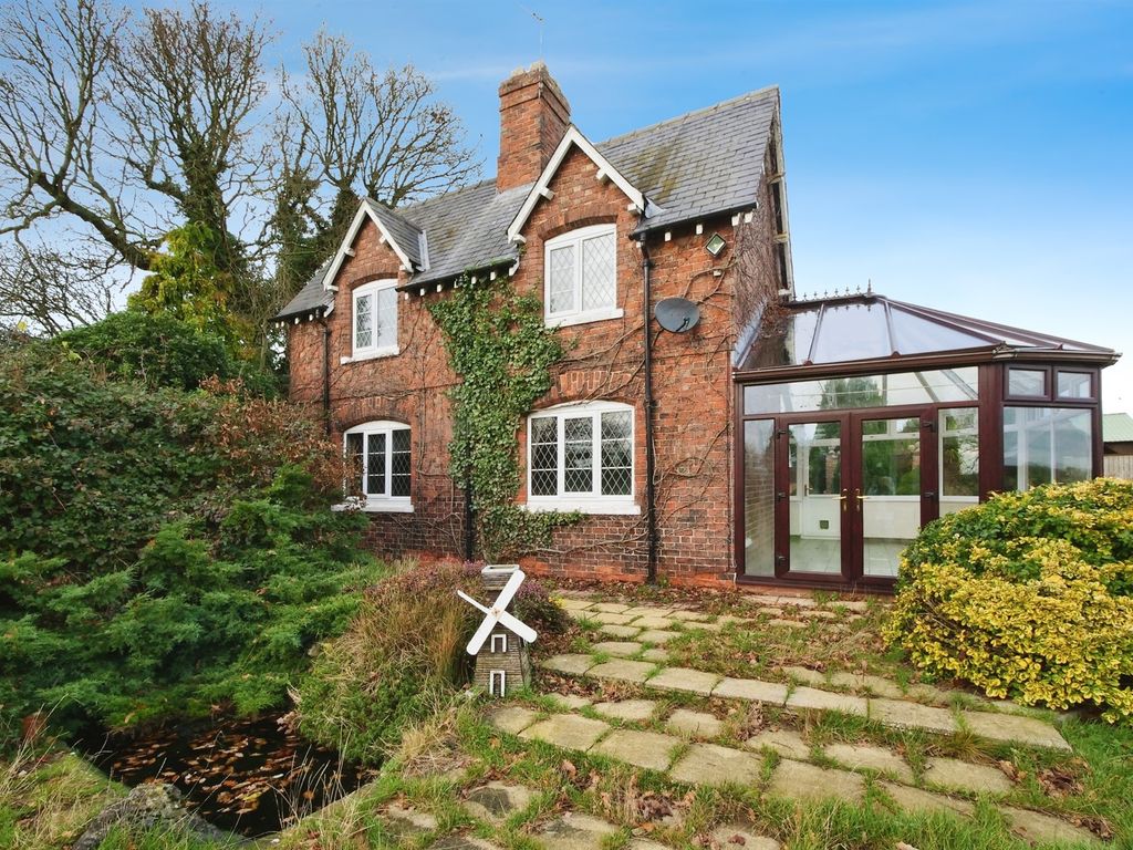 3 bed detached house for sale in Linton Woods Lane, Linton On Ouse, York YO30, £499,000