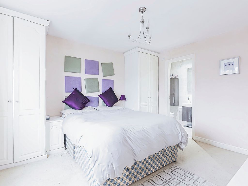 4 bed detached house for sale in Cork Lane, Glen Parva, Leicester LE2, £400,000