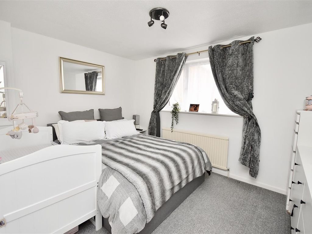 2 bed end terrace house for sale in Beaudesert, Leighton Buzzard LU7, £295,000
