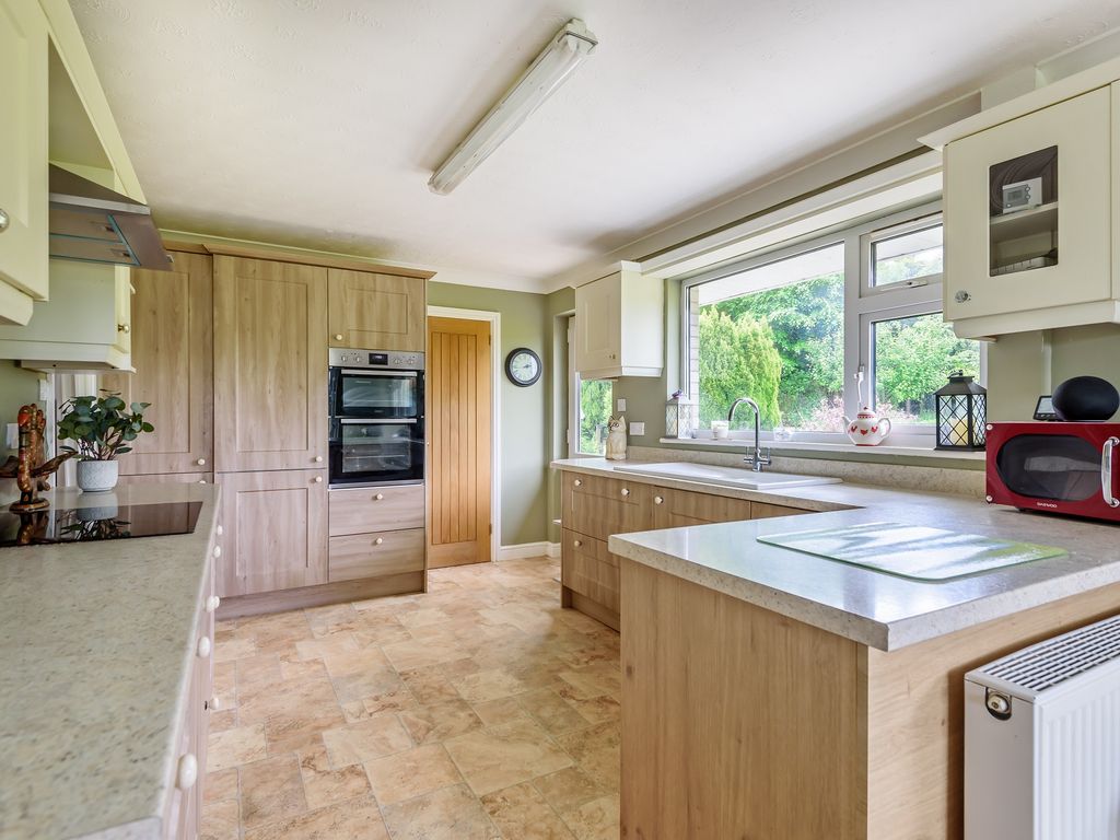 3 bed bungalow for sale in Llanddewi, Llandrindod Wells LD1, £430,000