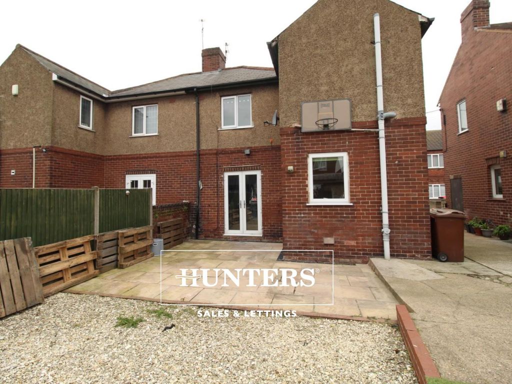 3 bed semi-detached house to rent in Rhyl Street, Featherstone, Pontefract WF7, £750 pcm