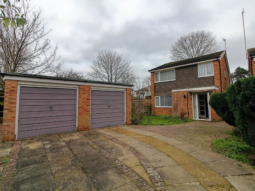 4 bed detached house for sale in Arreton Close, Leicester LE2, £450,000