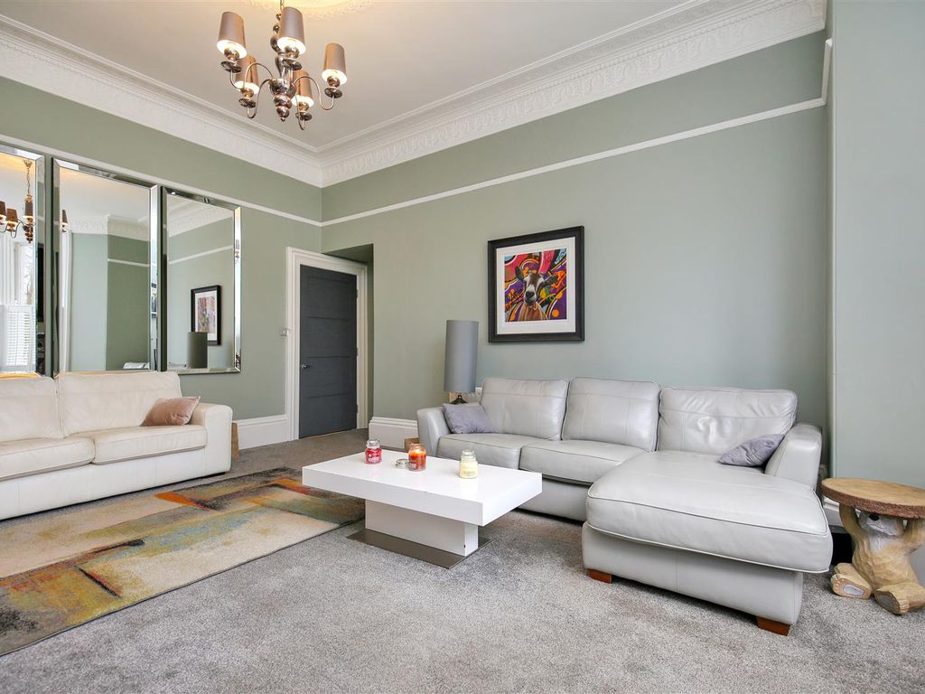 3 bed flat for sale in Eslington Terrace, Jesmond, Newcastle Upon Tyne NE2, £325,000