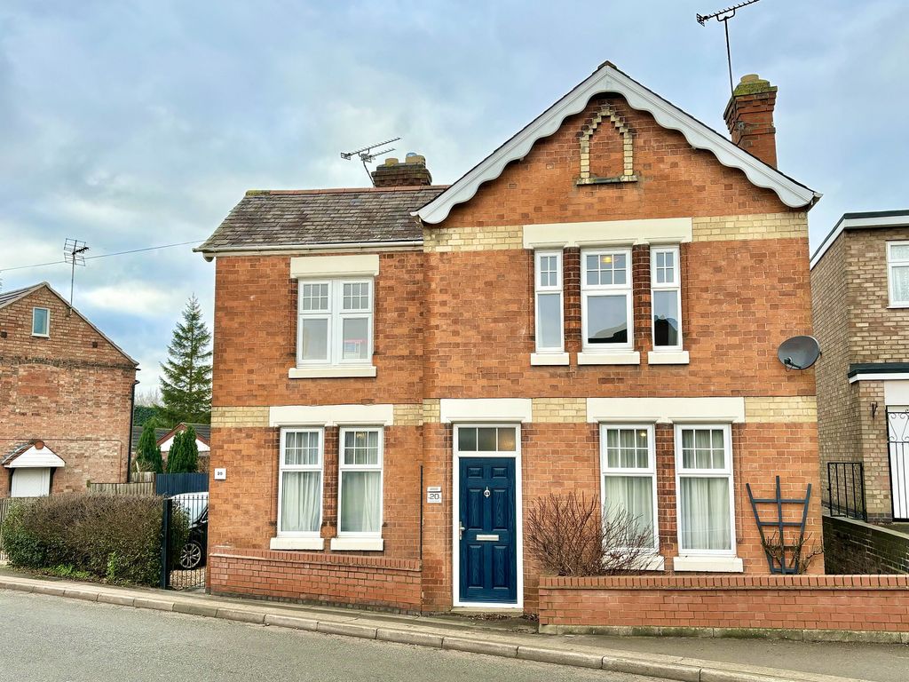 5 bed detached house for sale in Grove Road, Whetstone, Leicester, Leicestershire. LE8, £485,000