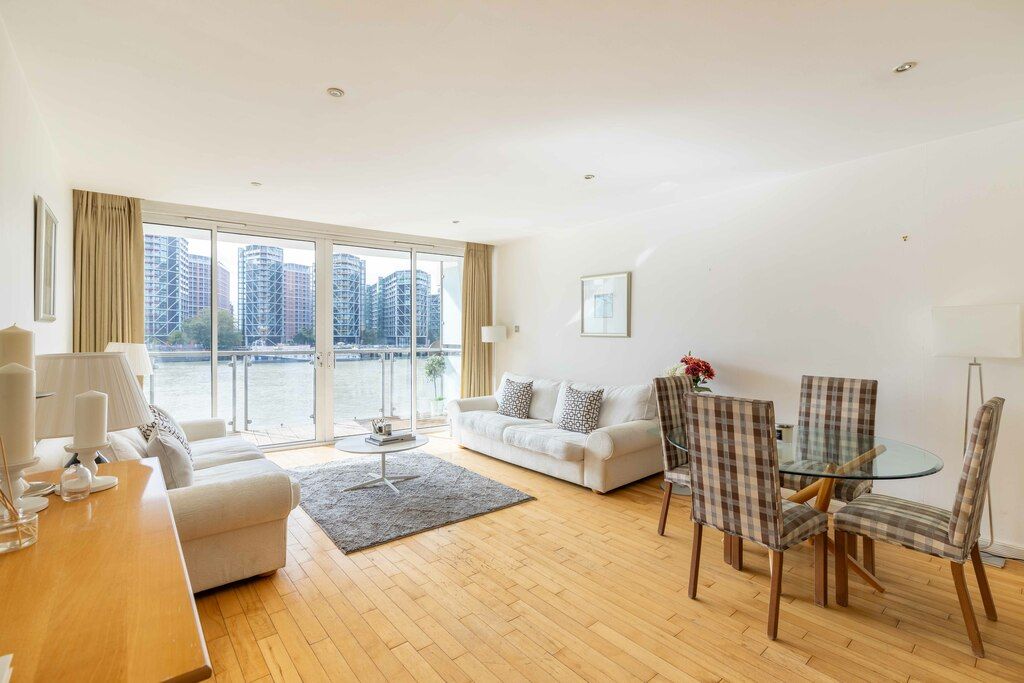 2 bed flat to rent in Grosvenor Road, Pimlico SW1V, £3,792 pcm