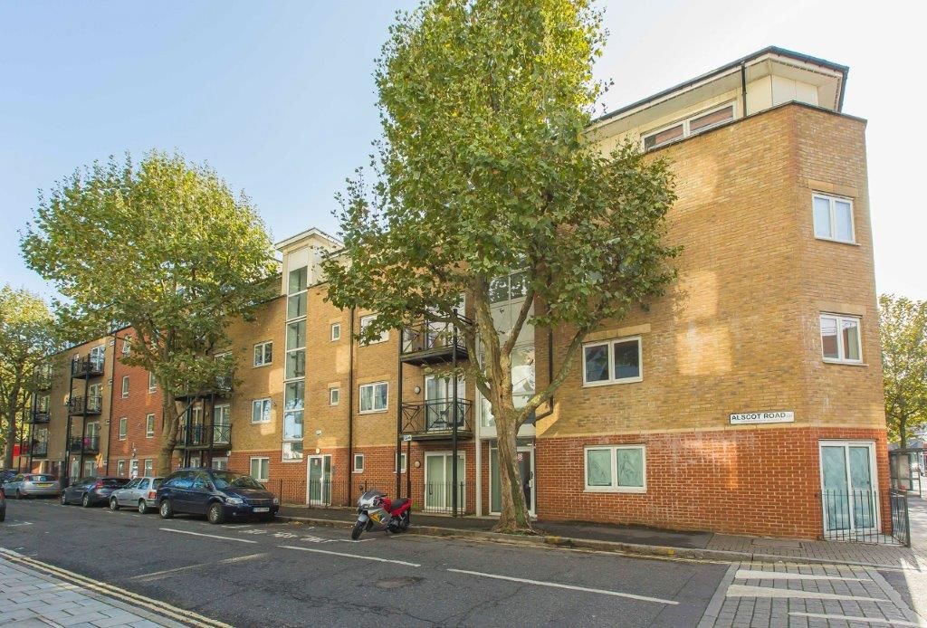 1 bed flat for sale in Alscot Road, Bermondsey SE1, £365,000