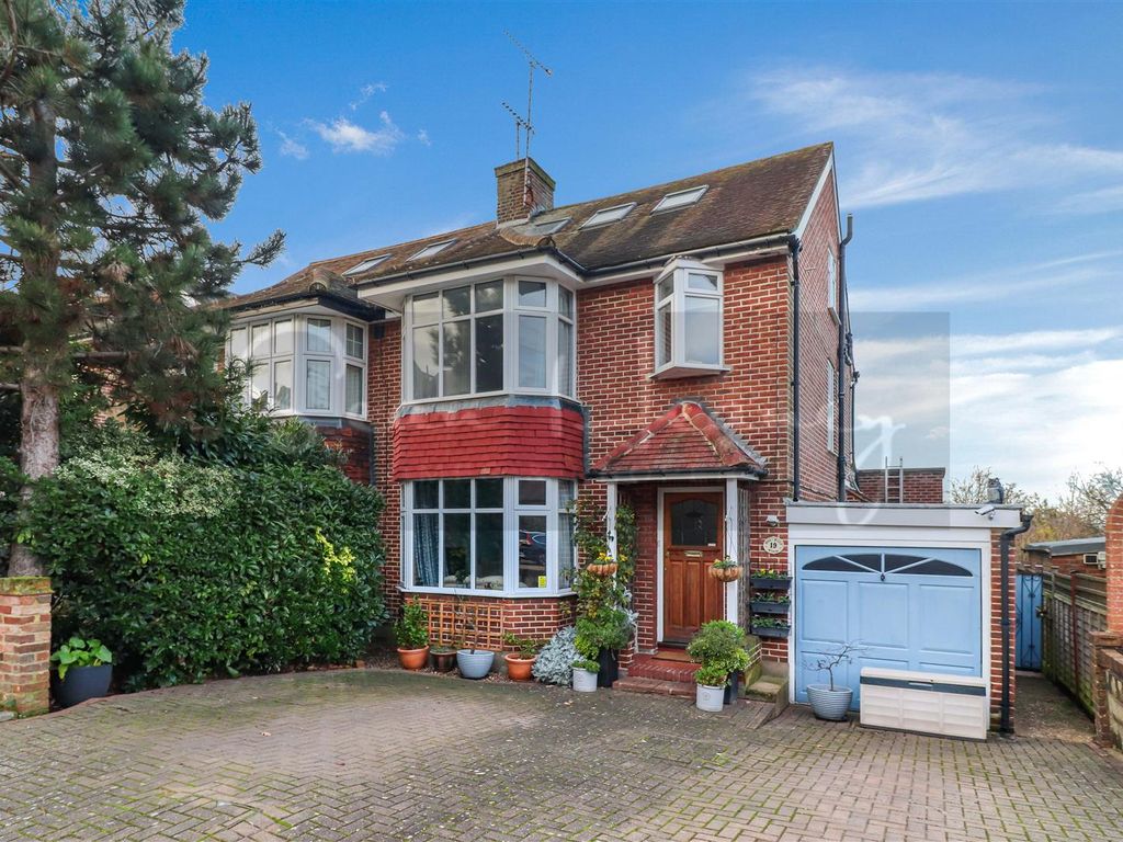 4 bed semi-detached house for sale in Old Fold View, Barnet EN5, £985,000