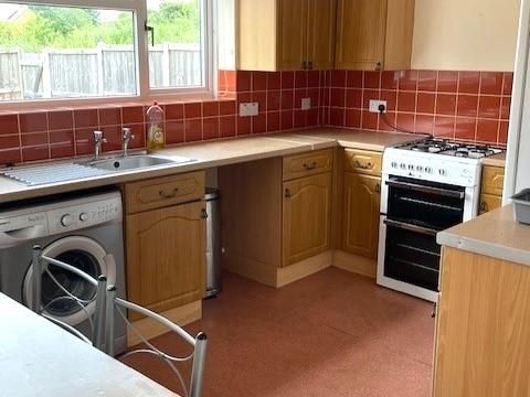 2 bed flat to rent in Gorse Walk, Colchester CO4, £995 pcm