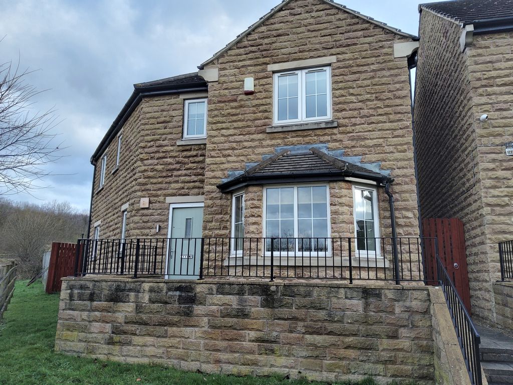 4 bed flat to rent in Long Pye Close, Woolley Grange, Barnsley, South Yorkshire S75, £1,550 pcm