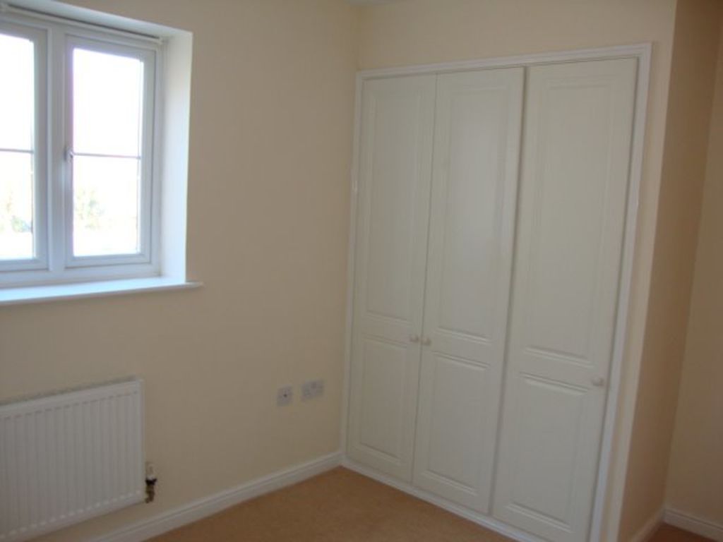 2 bed flat to rent in Blaen Bran Close, Cwmbran NP44, £750 pcm