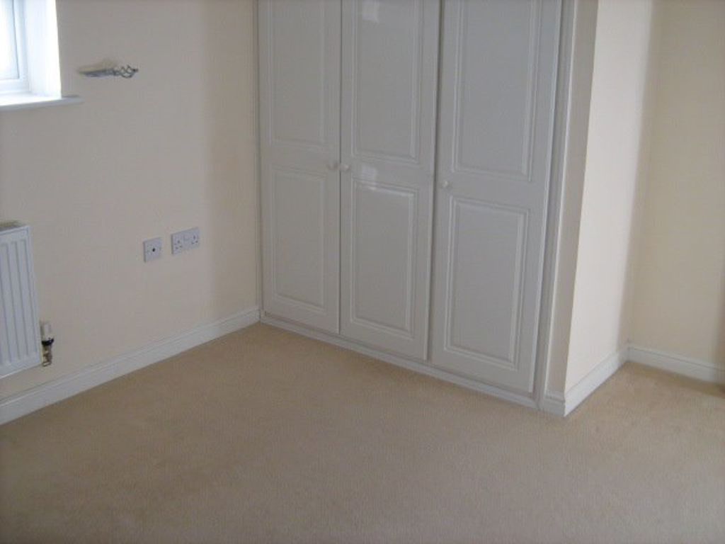 2 bed flat to rent in Blaen Bran Close, Cwmbran NP44, £750 pcm