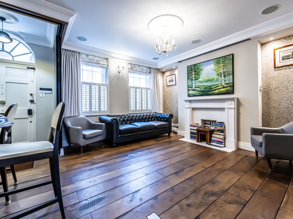 1 bed flat for sale in Wyndham Street, London W1H, £750,000