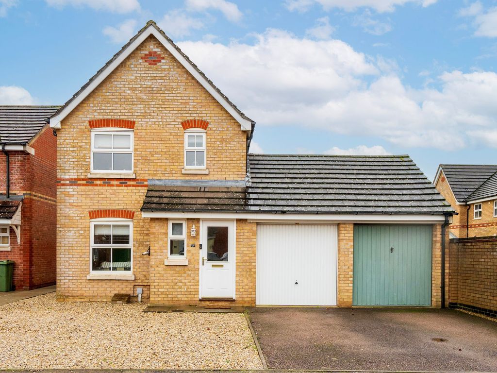 3 bed detached house for sale in The Drove, Taverham NR8, £280,000