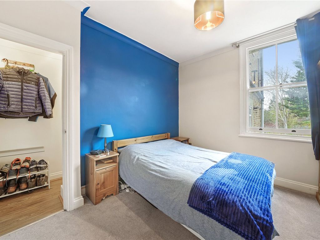 1 bed flat for sale in Almington Street, London N4, £425,000
