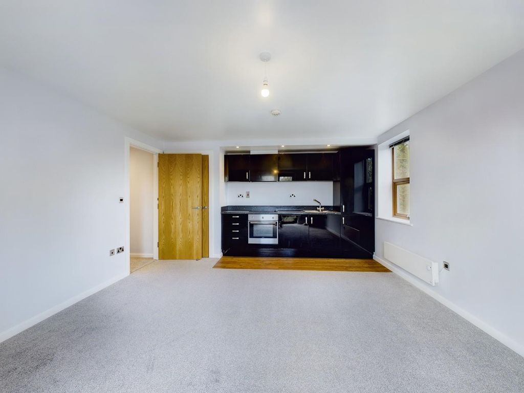 1 bed flat for sale in Peregrine Way, Queensbury, Bradford BD6, £57,500