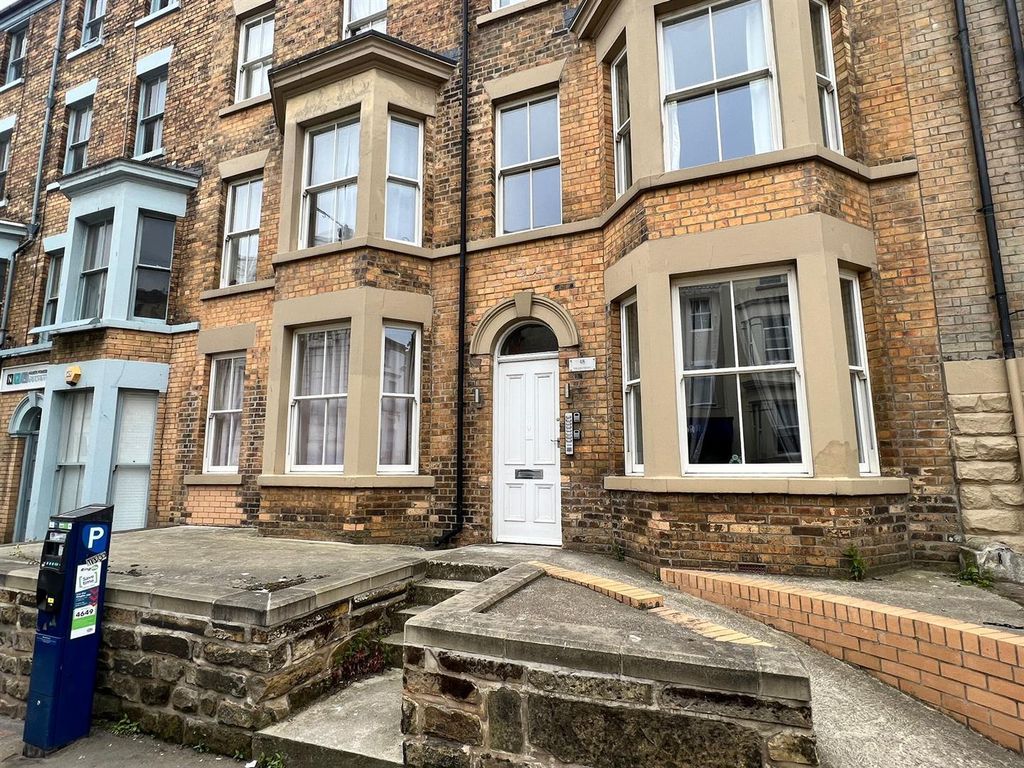 2 bed flat to rent in Albemarle Crescent, Scarborough YO11, £600 pcm