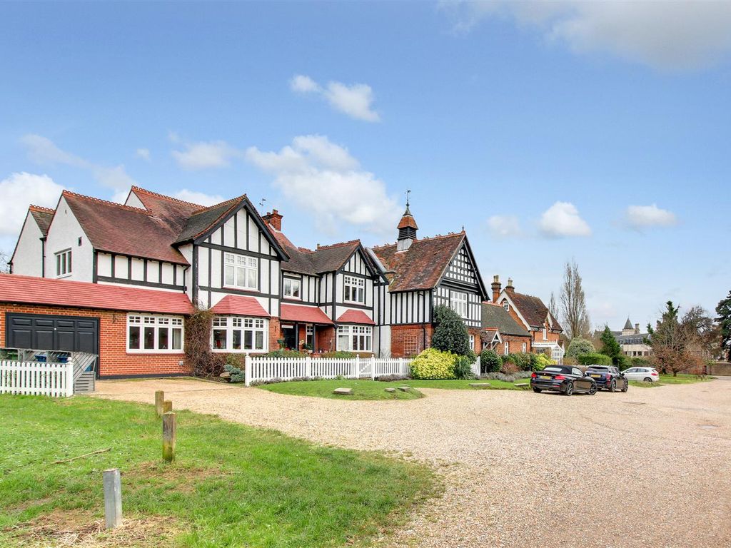 5 bed property for sale in Little Common, Stanmore, Stanmore HA7, £1,999,995