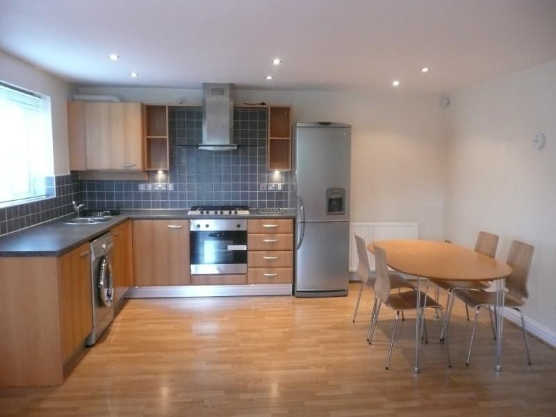 2 bed flat to rent in Stretford Road, Hulme, Manchester, Greater Manchester, 5Jh M15, £1,200 pcm