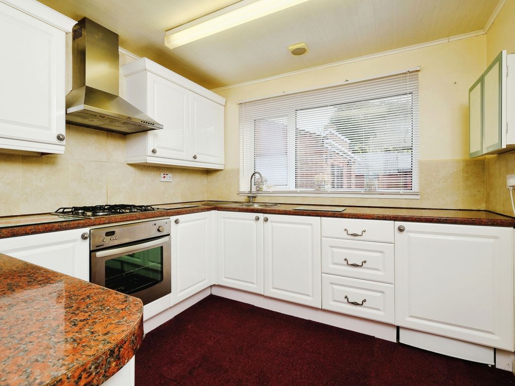 2 bed detached bungalow for sale in Haddon Way, Sheffield S26, £250,000