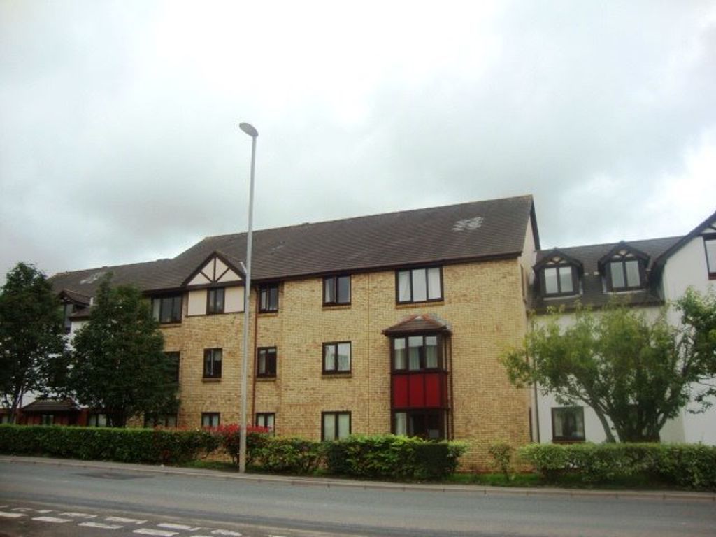 2 bed flat to rent in Hawthorn Gardens, Caerleon NP18, £825 pcm