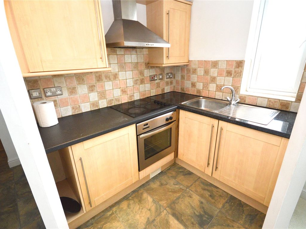 1 bed flat for sale in Clarence Street, Swindon, Wiltshire SN1, £92,500