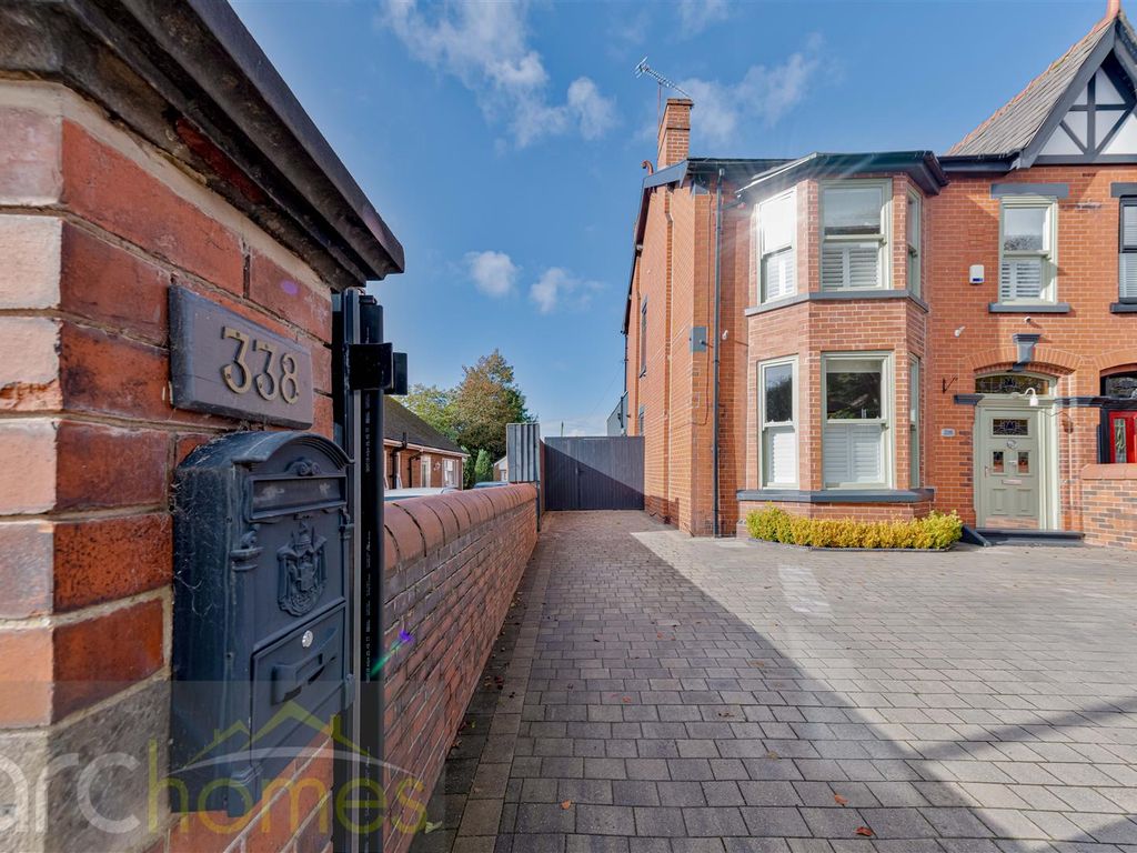 4 bed property for sale in Newbrook Road, Atherton, Manchester M46, £500,000