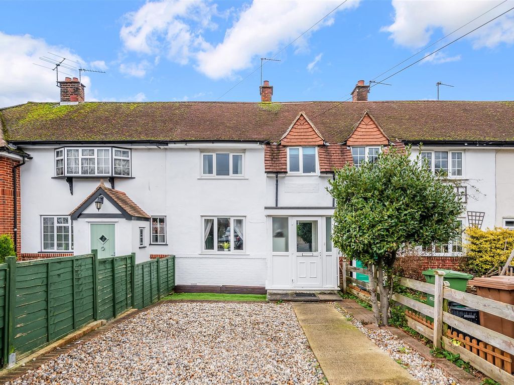 3 bed terraced house for sale in Chapel Way, Epsom KT18, £475,000