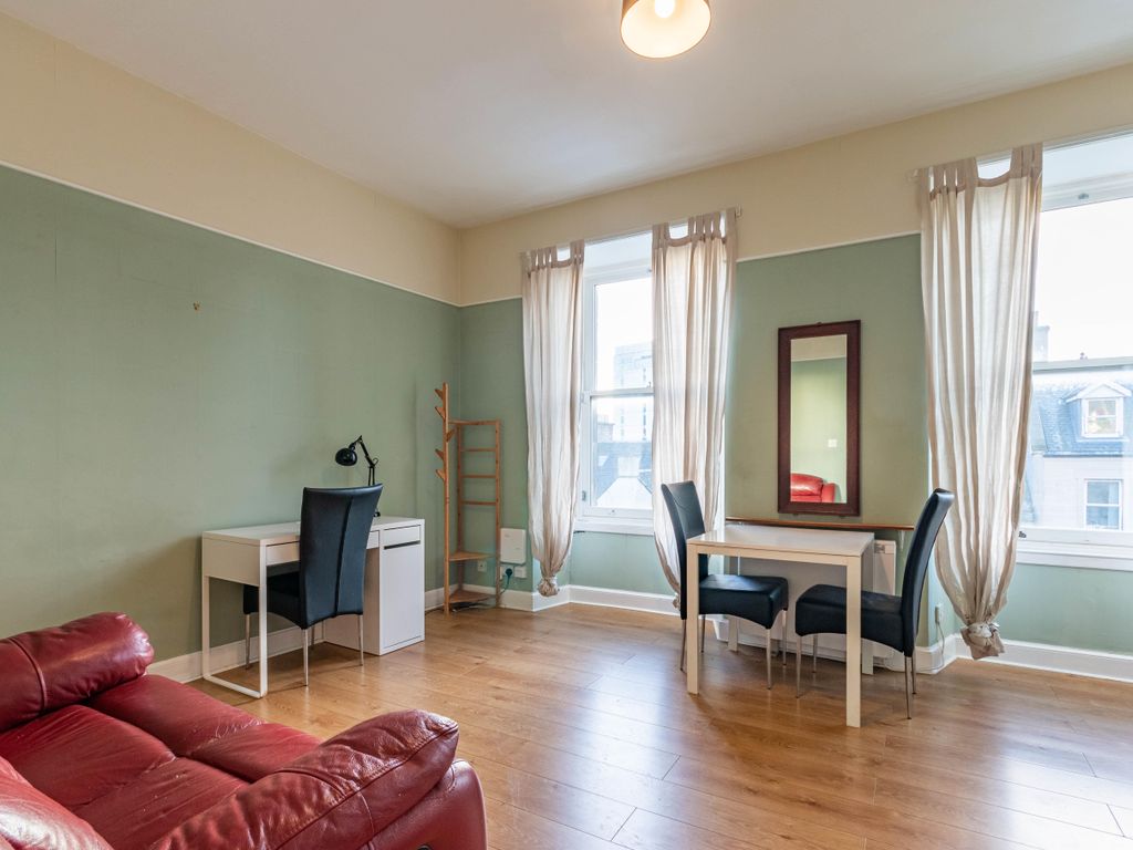 2 bed flat to rent in Nicolson Street, Edinburgh EH8, £1,398 pcm